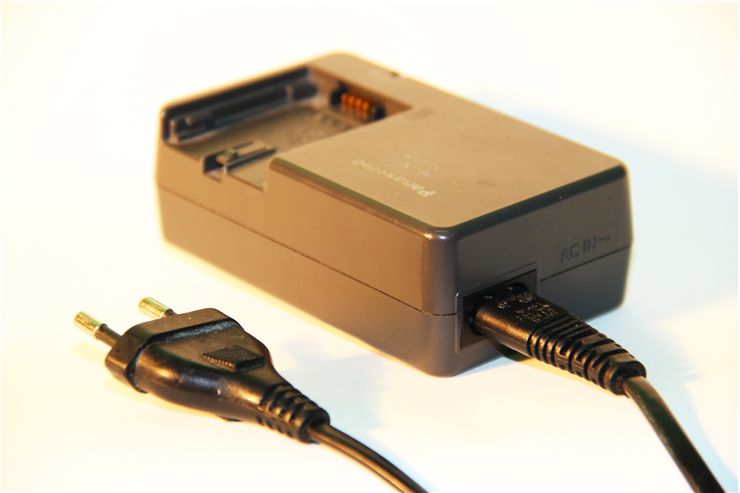 Picture Of Battery Charger For Digital Camera